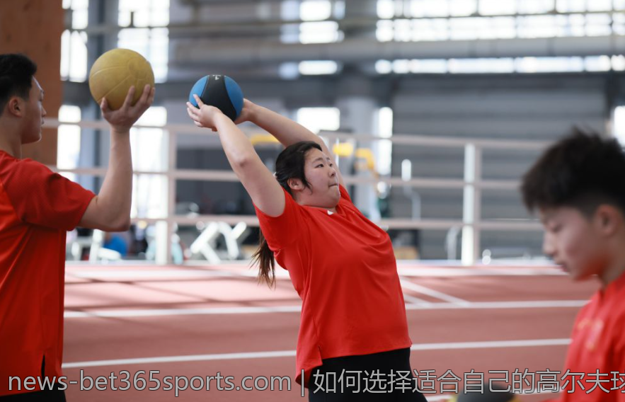 如何选择适合自己的高尔夫球鞋